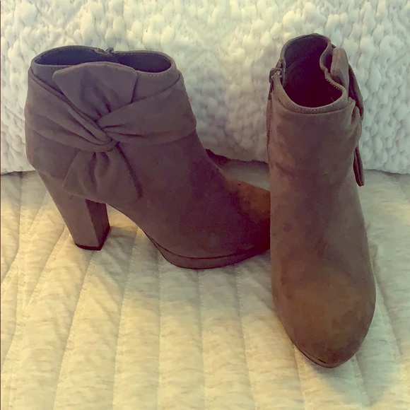 LC Lauren Conrad Shoes - *SOLD* - LC by Lauren Conrad ankle boots with bow
